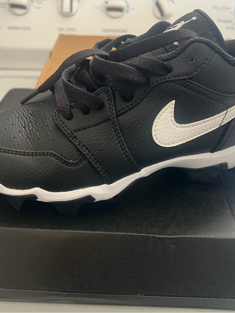 Jordan 1 Low Youth Cleat - Black/White